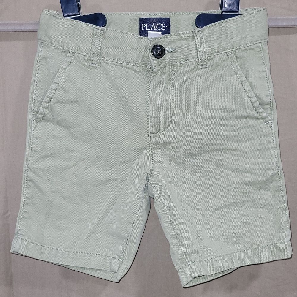 The childrens place boys 5t light green shorts